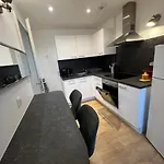 Ideal - Quiet Garden - Free Parking